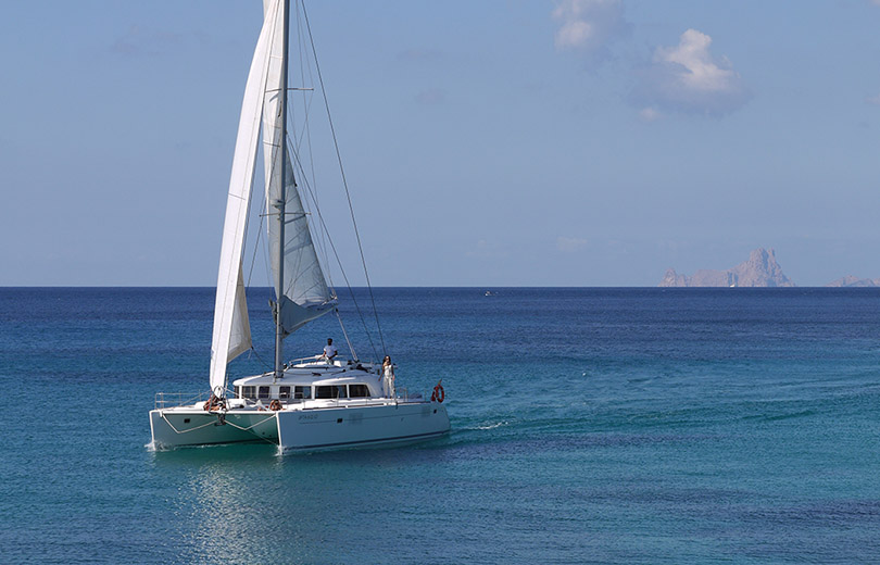 alquiler catamaran ibiza lagoon 440 