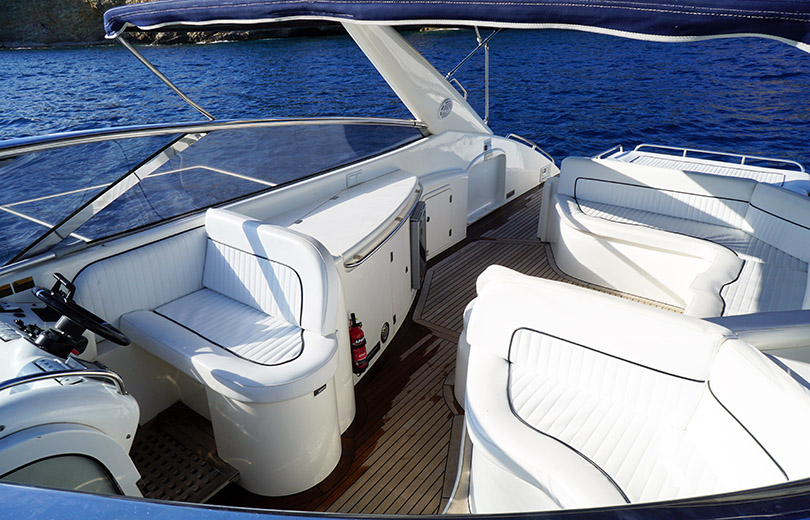 rent-boat-ibiza-sunseeker-camargue-47