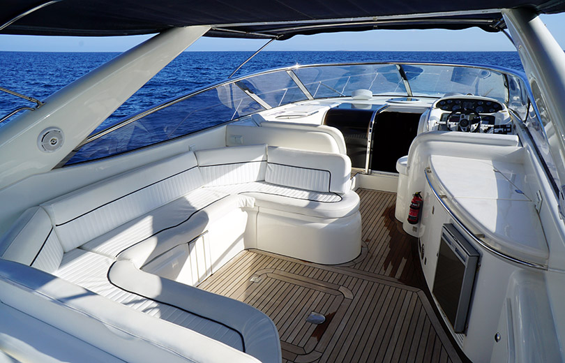 rent-boat-ibiza-sunseeker-camargue-47