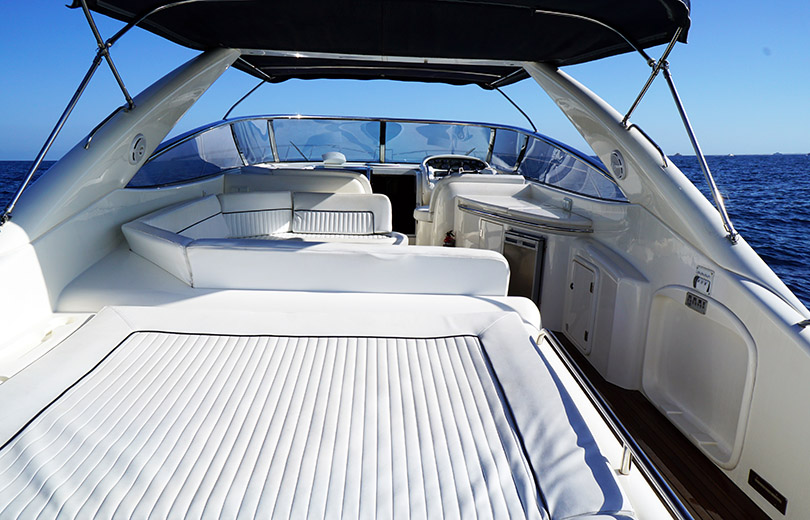 rent-boat-ibiza-sunseeker-camargue-47