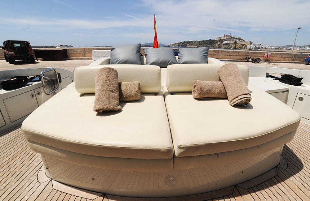 Alquiler de yate Azimut ibiza