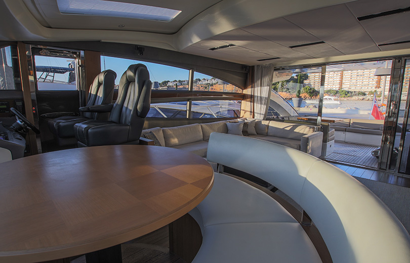 Alquiler de yate Princess V72 en Ibiza