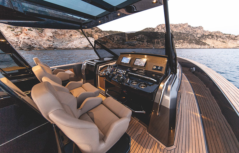 Rent speedboat pardo 50 in Ibiza