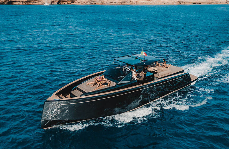 Rent speedboat pardo 50 in Ibiza