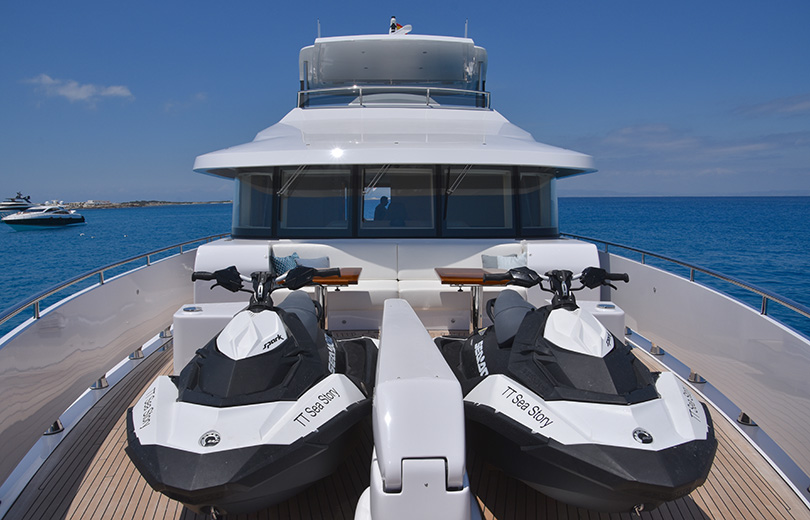 Alquiler Yate Ibiza Vanquish 82 sea story