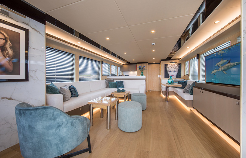 Alquiler Yate Ibiza Vanquish 82 sea story