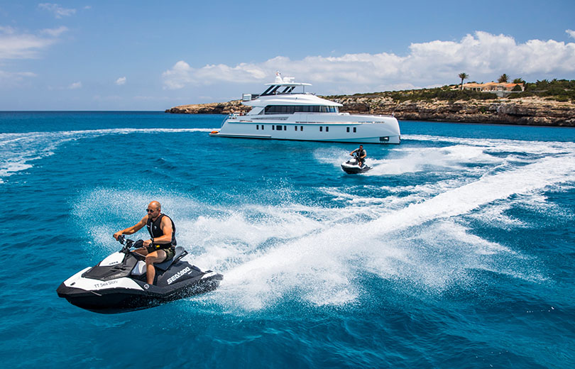 Alquiler Yate Ibiza Vanquish 82 sea story