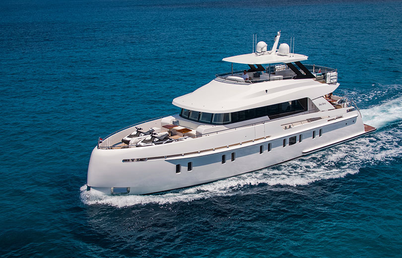 Alquiler Yate Ibiza Vanquish 82 sea story