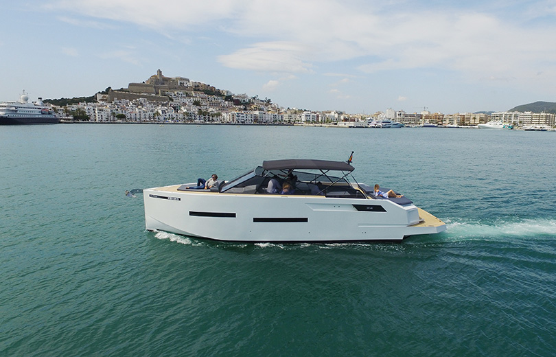 Rent speedboat in Ibiza De Antonio 46