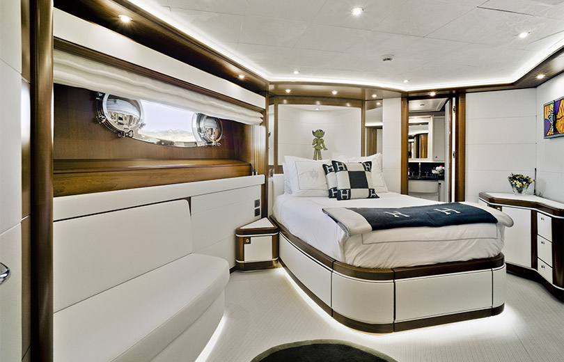 Alquiler Yate en Ibiza CRN 130 Bunker